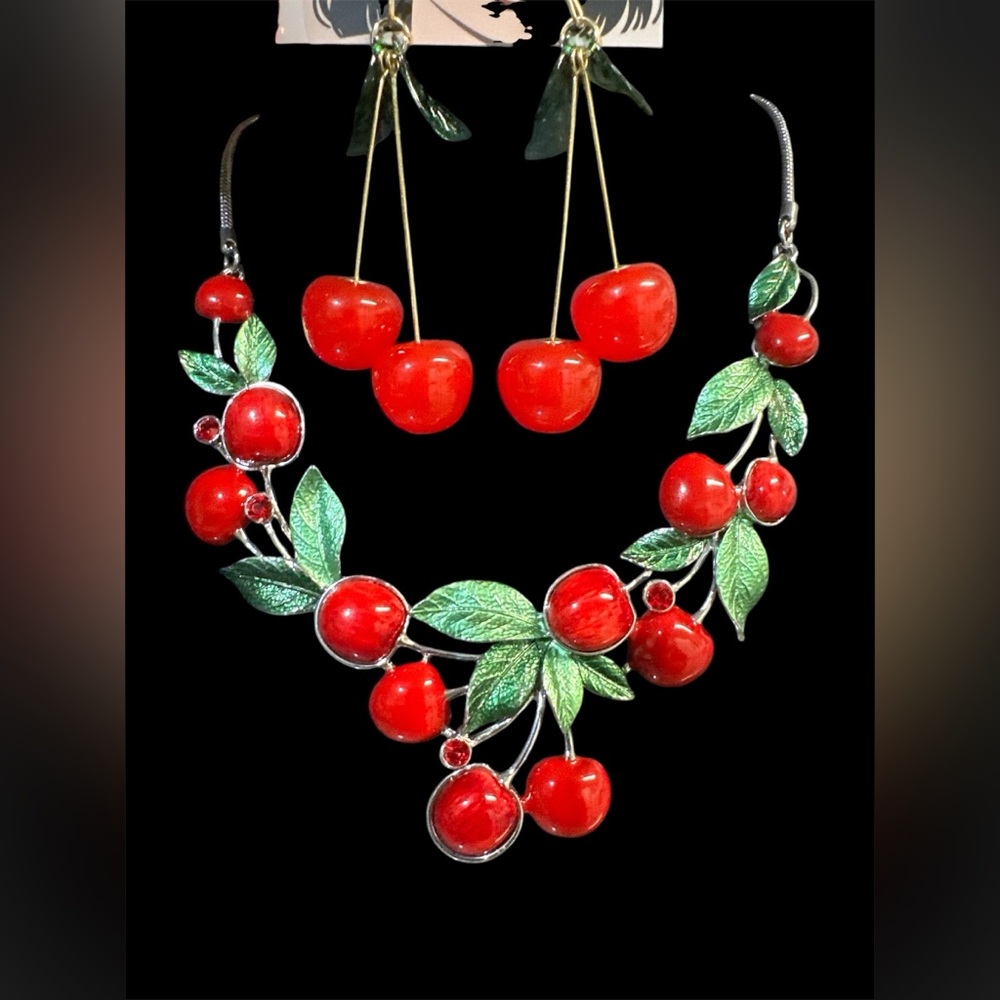 BEAUTIFUL FASHION CHERRY NECKLACE /EARRING SET
